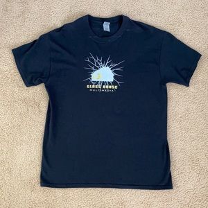 Men’s short sleeve tee in size Large